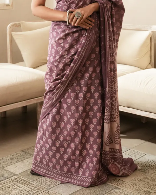 Rustic_Pink_Cotton_Dabu_Print_Mul_Saree_For_Women